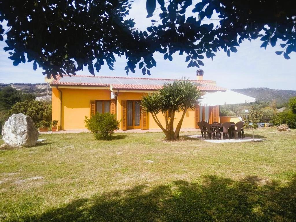 Grotta Delle Fate Acomodação com café da manhã Ossi Exterior foto