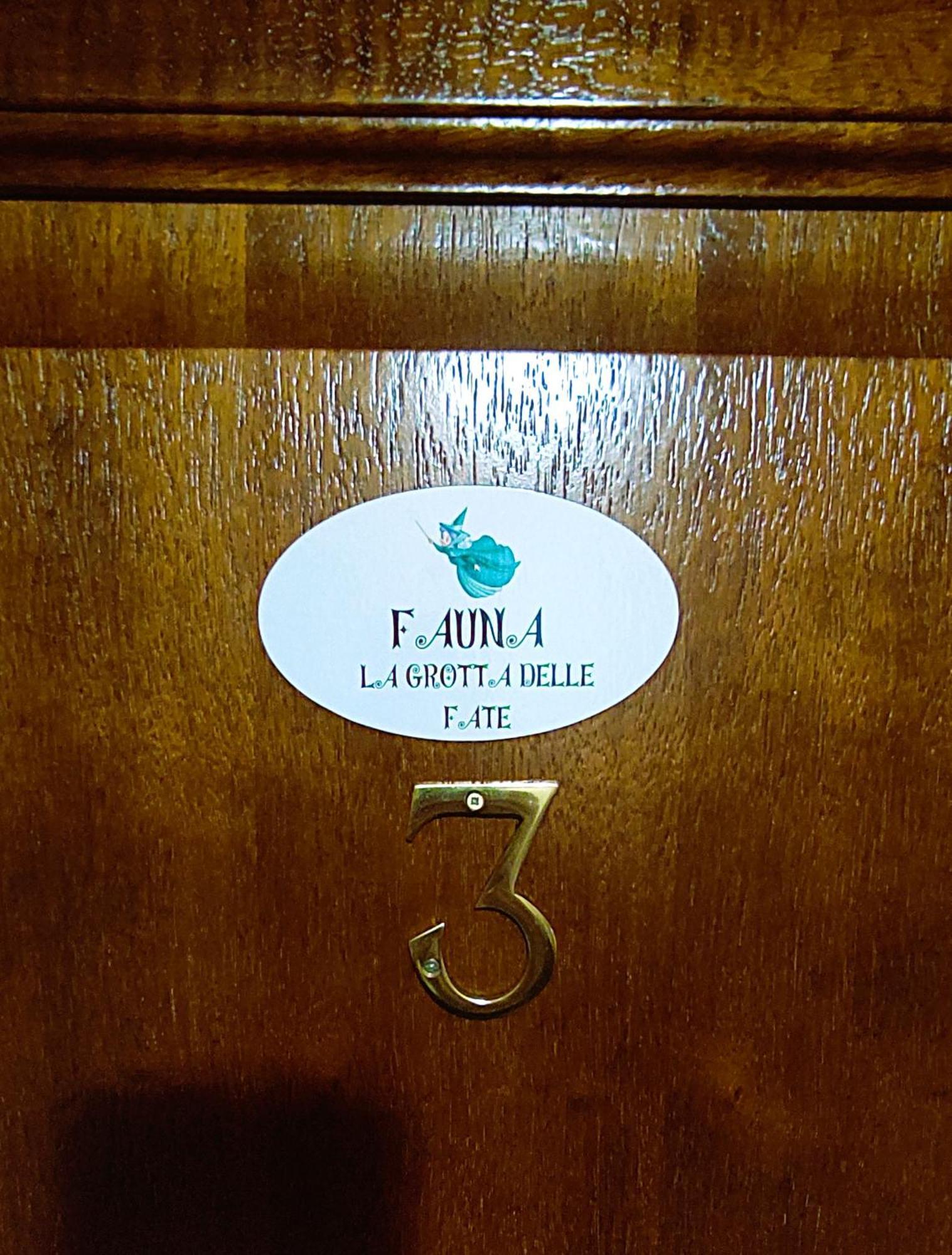 Grotta Delle Fate Acomodação com café da manhã Ossi Exterior foto